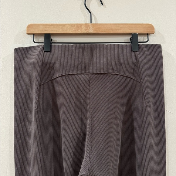 lululemon ribbed softstreme zip-leg high-rise cropped pant 25” size 12 - Picture 11 of 16